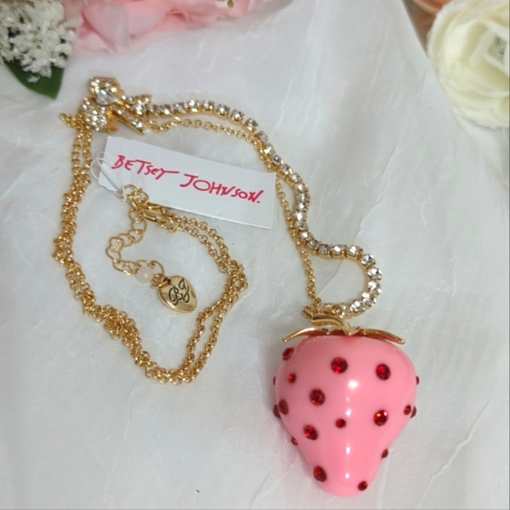 🆕 Pink Strawberry Necklace 🍓 Betsy Johnson